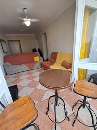 Apartment on Pitangueiras beach with beach service and parking space.