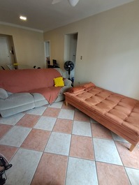 Apartment on Pitangueiras beach with beach service and parking space.