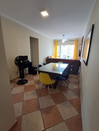 Apartment on Pitangueiras beach with beach service and parking space.