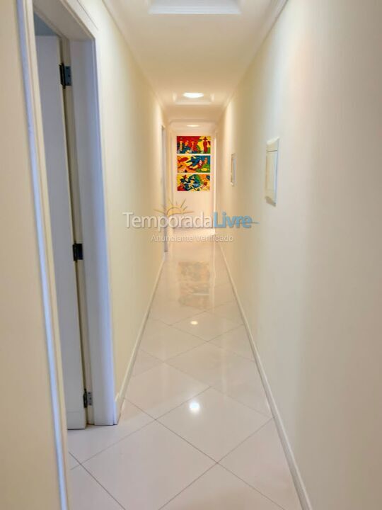 Apartamento para aluguel de temporada em Itapema (Meia Praia)