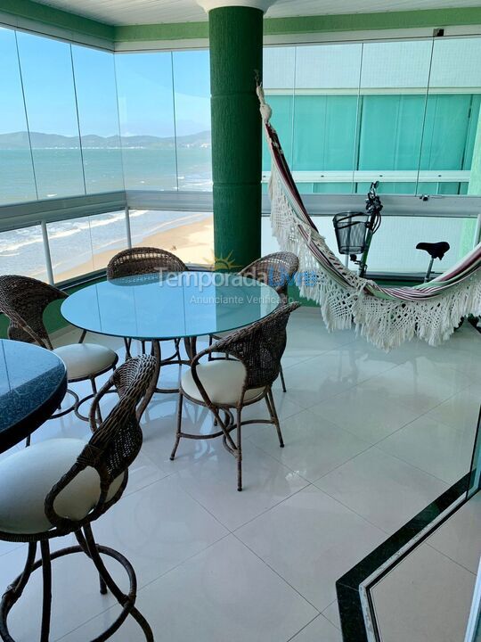 Apartamento para aluguel de temporada em Itapema (Meia Praia)