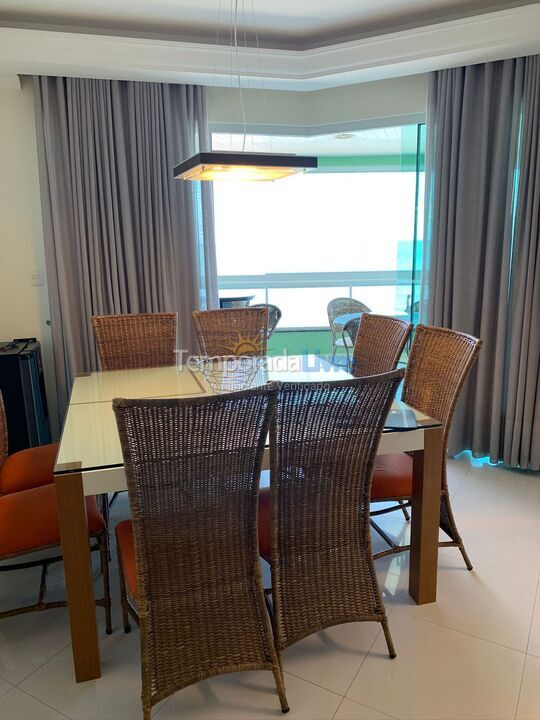 Apartamento para aluguel de temporada em Itapema (Meia Praia)