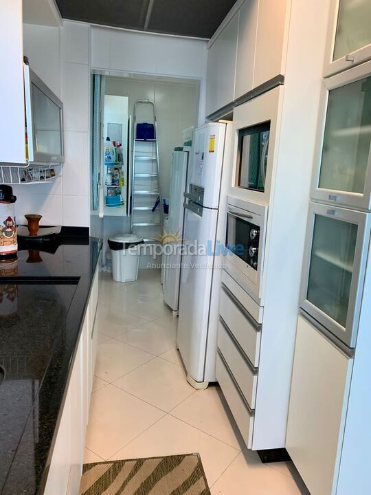 Apartamento para aluguel de temporada em Itapema (Meia Praia)