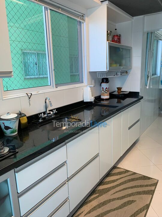 Apartamento para aluguel de temporada em Itapema (Meia Praia)