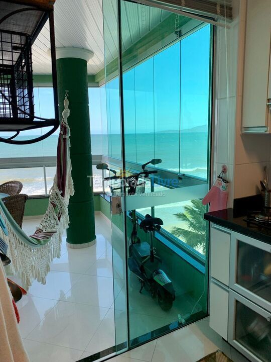 Apartamento para aluguel de temporada em Itapema (Meia Praia)