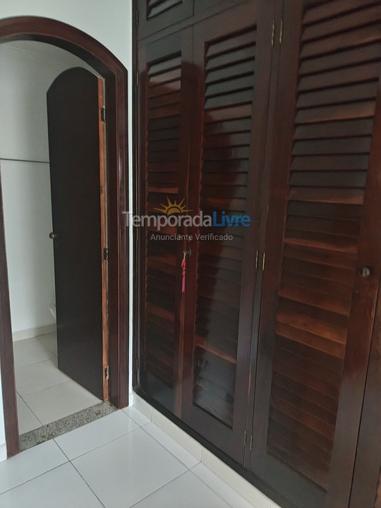 Apartamento para aluguel de temporada em Guarujá (Enseada)
