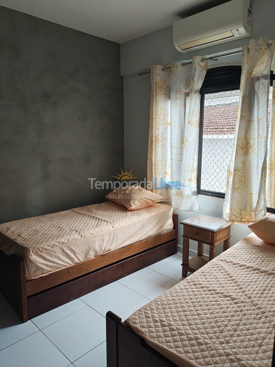 Apartamento para aluguel de temporada em Guarujá (Enseada)