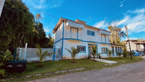 Bela casa p/ Temporada Bertioga Com Piscina a 15 minutos da Praia