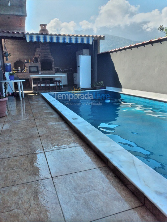 Casa para aluguel de temporada em Caraguatatuba (Praia de Massaguaçu)