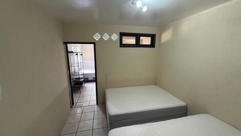 Sobrado parte térrea com piscina exclusiva entre Enseada e Prainha