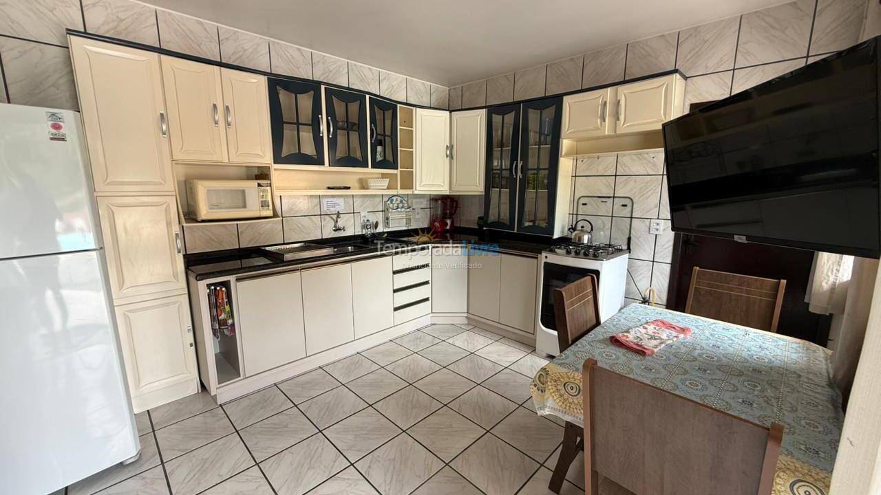 Casa para aluguel de temporada em São Francisco do Sul (Enseada)