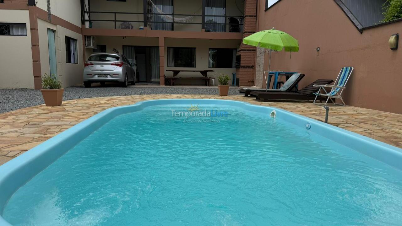 Casa para aluguel de temporada em São Francisco do Sul (Enseada)