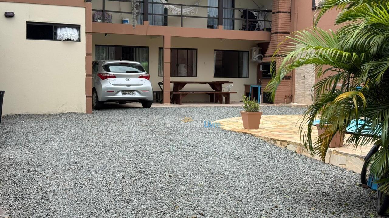 Casa para aluguel de temporada em São Francisco do Sul (Enseada)