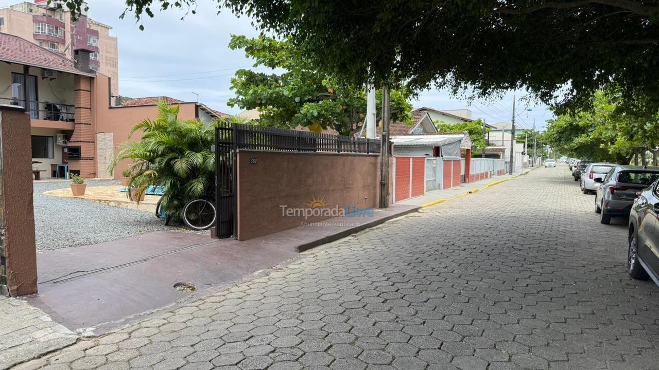 Casa para aluguel de temporada em São Francisco do Sul (Enseada)