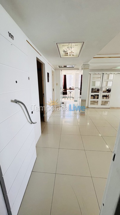 Apartamento para aluguel de temporada em Balneário Camboriú (Praia Central)