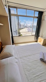 FRENTE MAR, CALCADAO CENTRAL ESQ AV ATLANTICA