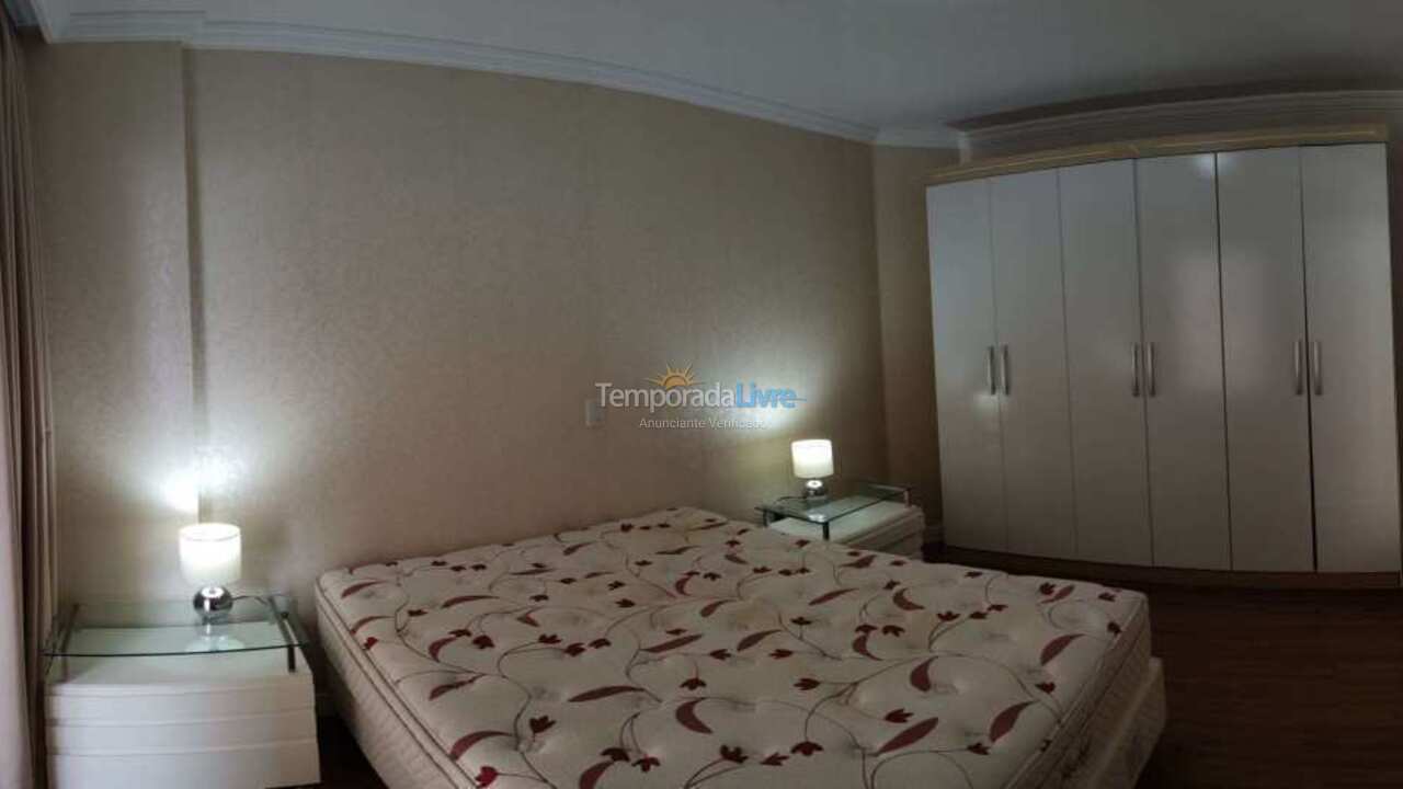 Apartamento para aluguel de temporada em Itapema (Meia Praia)