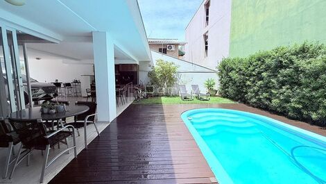 CASA COM PISCINA LOCAÇÃO TEMPORADA EM BALNEARIO CAMBORIU