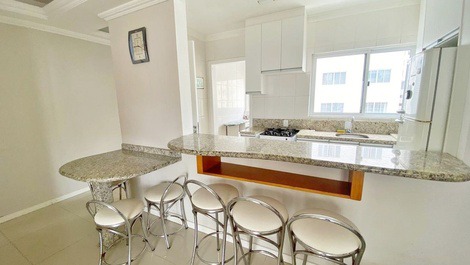 Locação Temporada 3 quartos, sendo 1 suíte em Balneário Camboriú