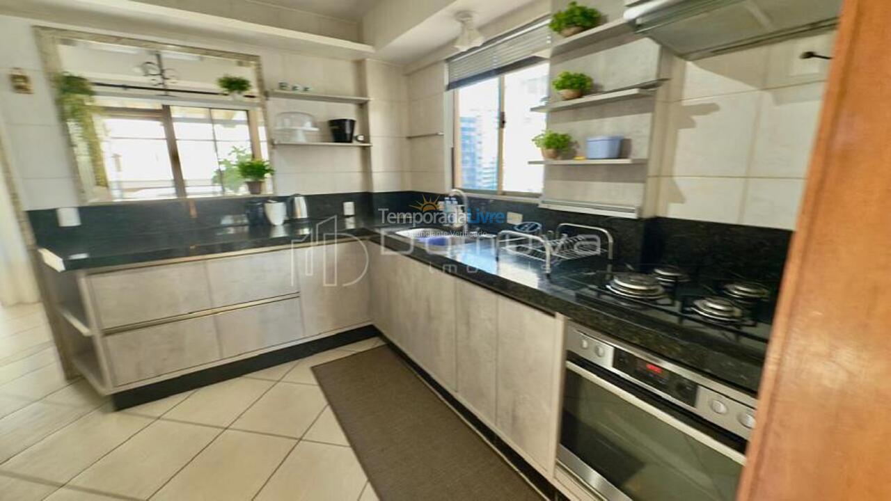 Apartamento para aluguel de temporada em Balneário Camboriú (Centro)