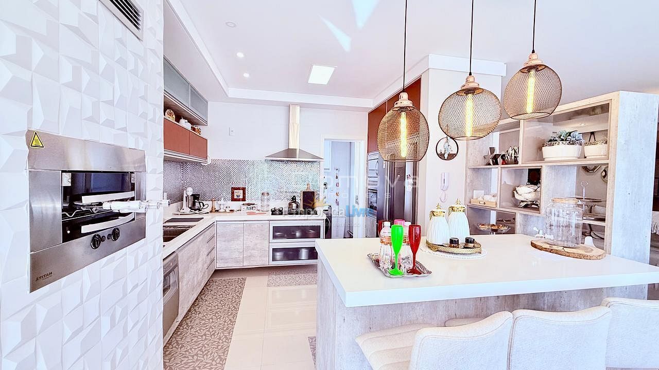 Apartamento para aluguel de temporada em Balneário Camboriú (Centro)