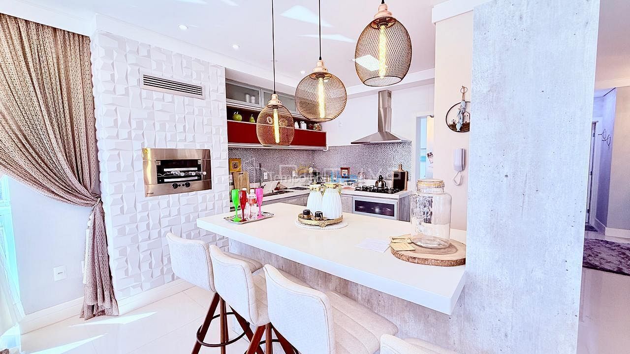 Apartamento para aluguel de temporada em Balneário Camboriú (Centro)