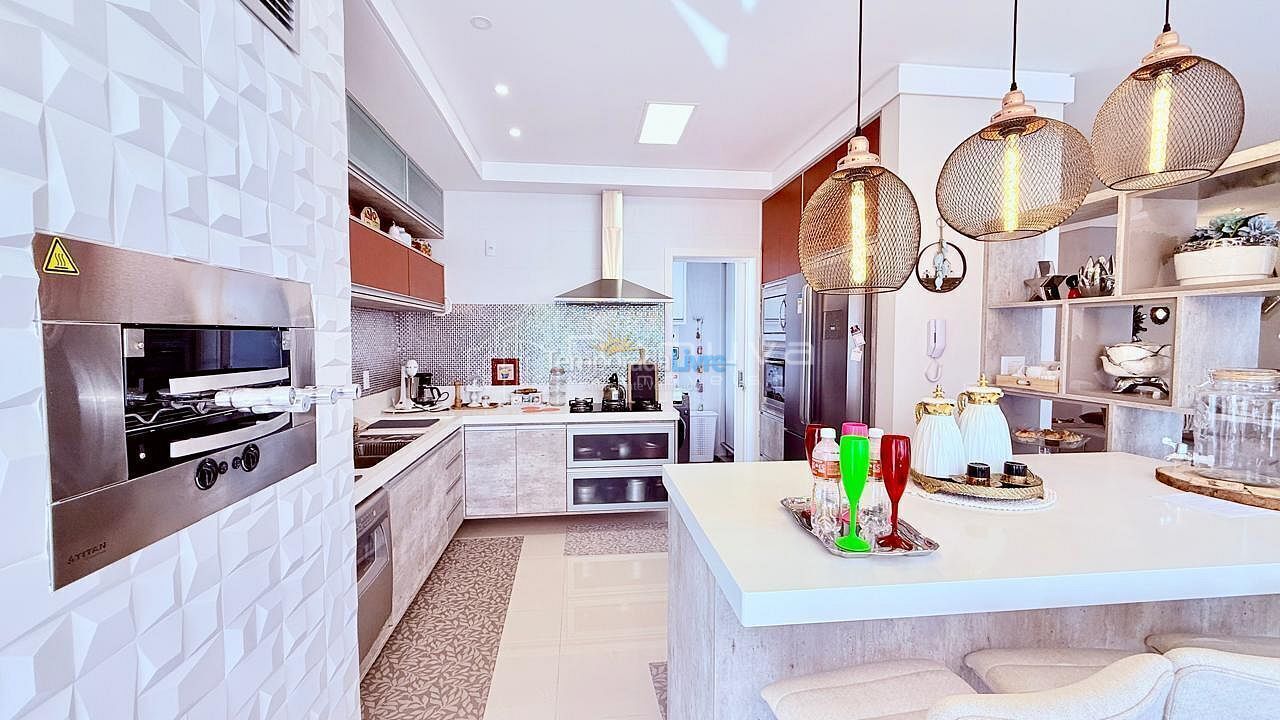 Apartamento para aluguel de temporada em Balneário Camboriú (Centro)