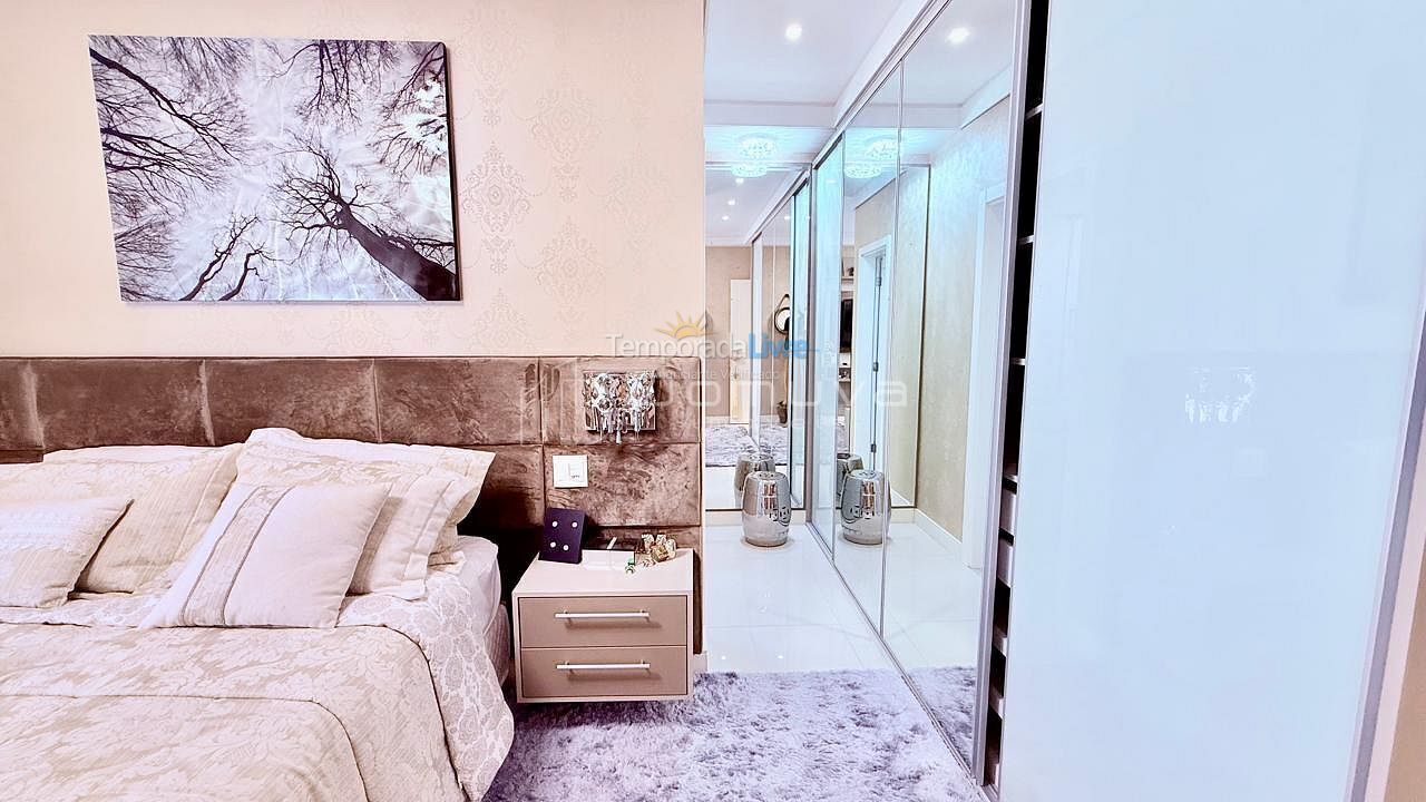 Apartamento para aluguel de temporada em Balneário Camboriú (Centro)