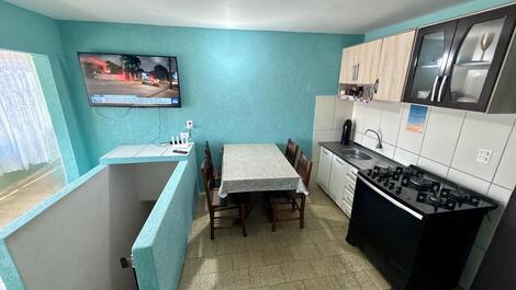 Casa no coração de Matinhos, vista p/ o mar, wifi, 30m da areia