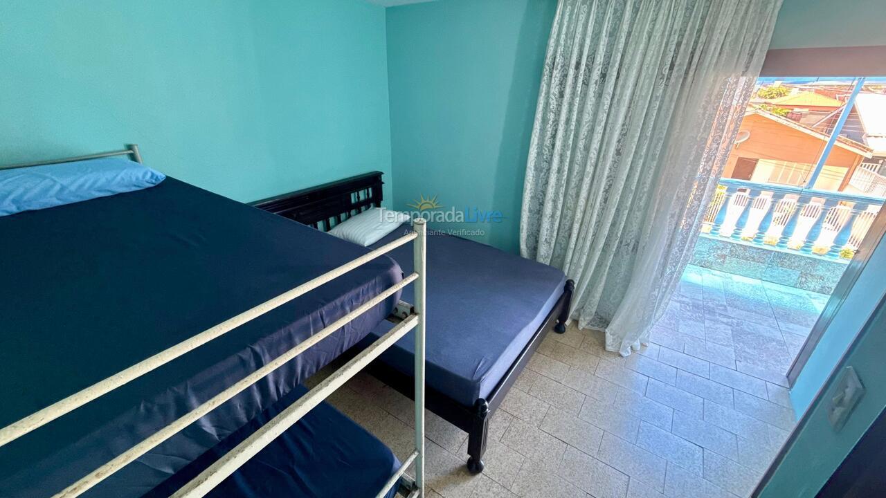 Casa para aluguel de temporada em Matinhos (Caiobá)