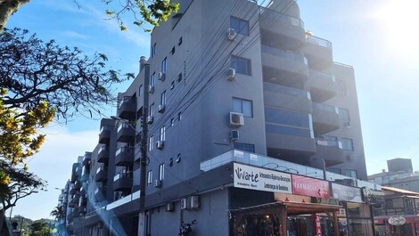 033- Apartamento em Bombinhas 50 mts da praia