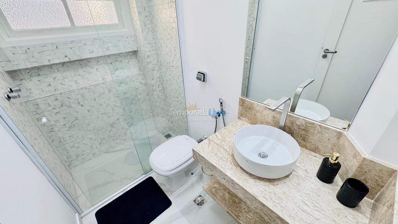 Apartamento para aluguel de temporada em Guarujá (Pitangueiras)