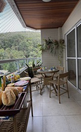 Sacada gourmet com vista para a mata atlântica 