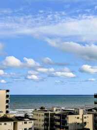 Apto 2 dorm, Vista lateral da praia 200m