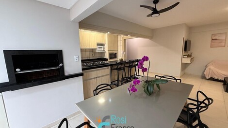 Apartamento de 3 habitaciones con vista al mar en Meia Praia, SC