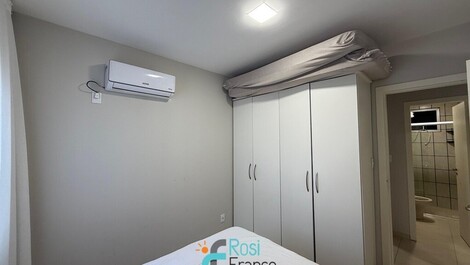 Apartamento de 3 habitaciones con vista al mar en Meia Praia, SC