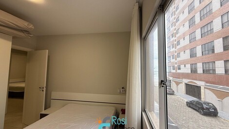 Apartamento de 3 habitaciones con vista al mar en Meia Praia, SC