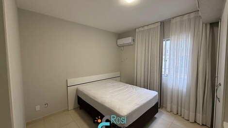 Apartamento de 3 habitaciones con vista al mar en Meia Praia, SC