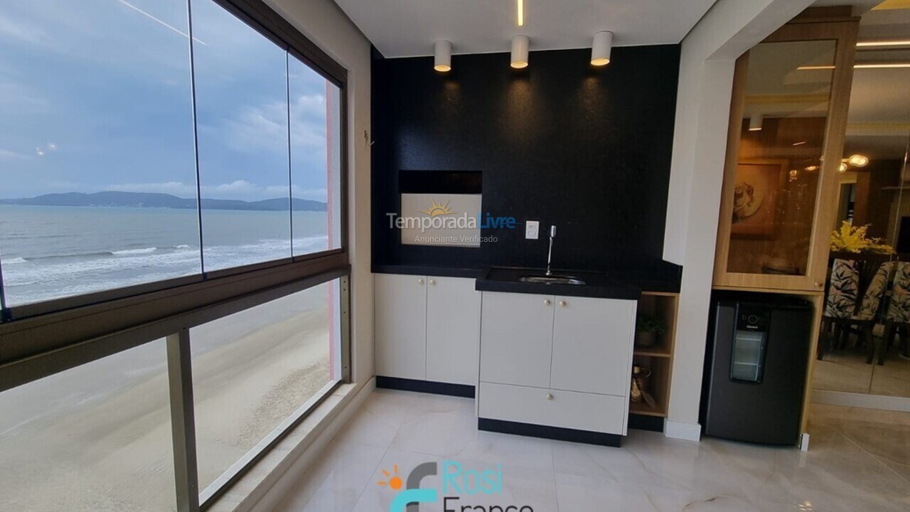 Apartment for vacation rental in Itapema (Meia Praia Quadra do Mar)