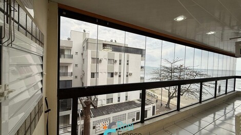 Apartamento 3 dormitórios frente mar Meia Praia SC