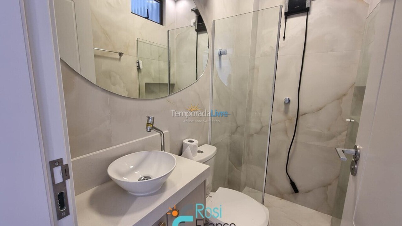 Apartment for vacation rental in Itapema (Meia Praia Quadra do Mar)