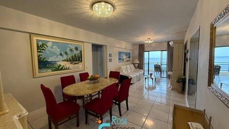 Apartamento 3 dormitórios frente mar Meia Praia SC