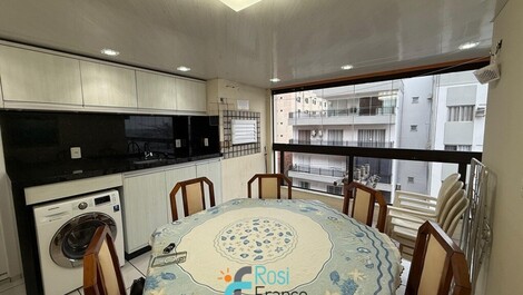 Apartamento 3 dormitórios frente mar Meia Praia SC