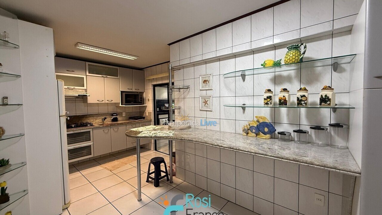 Apartamento para aluguel de temporada em Itapema (Meia Praia)