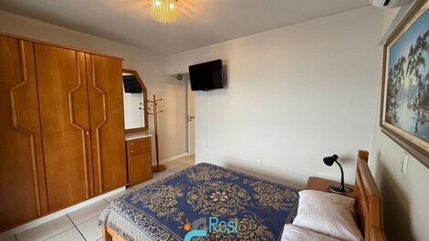 Apartamento 3 dormitórios frente mar Meia Praia SC