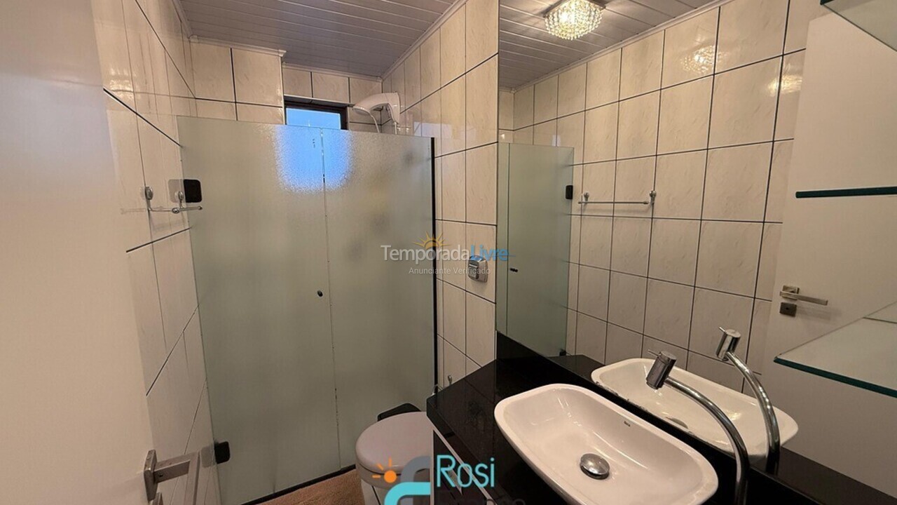 Apartamento para aluguel de temporada em Itapema (Meia Praia)