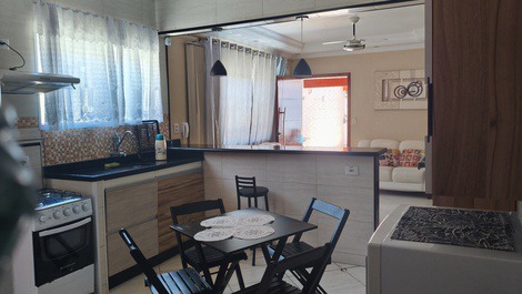 Excelente ubicación con piscina, garaje, capacidad para 12