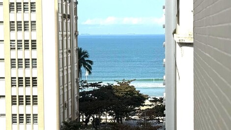 Apartamento Quadra Mar da Praia das Pitangueiras - Ar Cond - 8 Pessoas