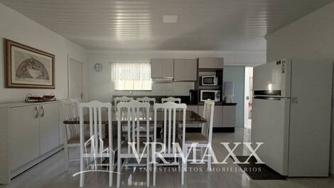 Casa con piscina para 12 personas en Bombinhas