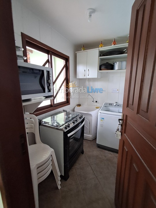 House for vacation rental in Bombinhas (Praia de Zimbros)